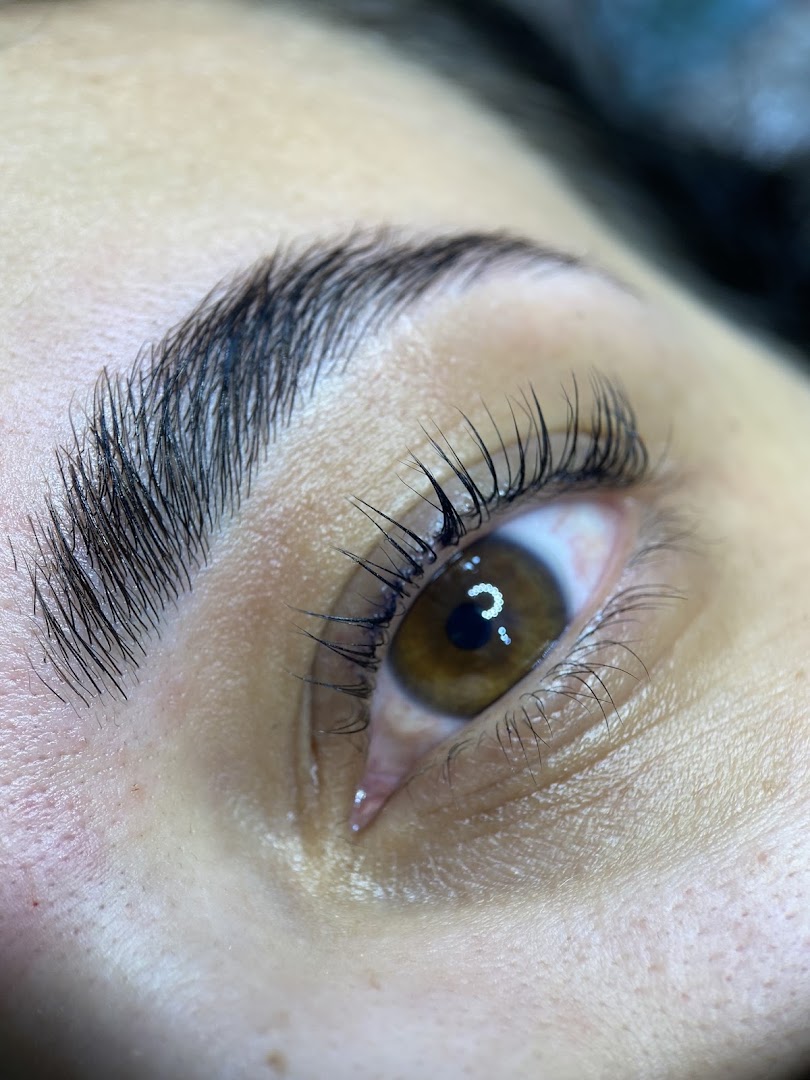 Design de sobrancelhas no Ketlin Ferreira Beauty